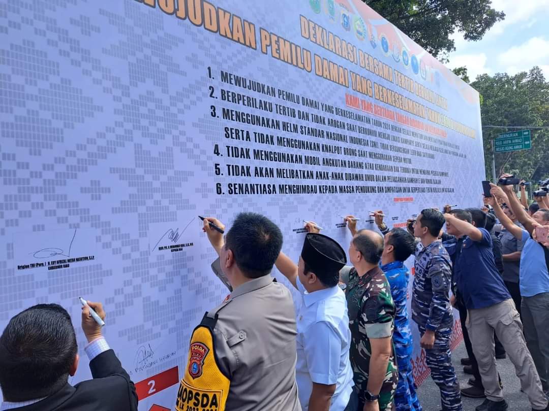 Danrem 031 WB menghadiri Deklarasi Tertib Berlalu Lintas Mewujudkan Pemilu Damai 2024